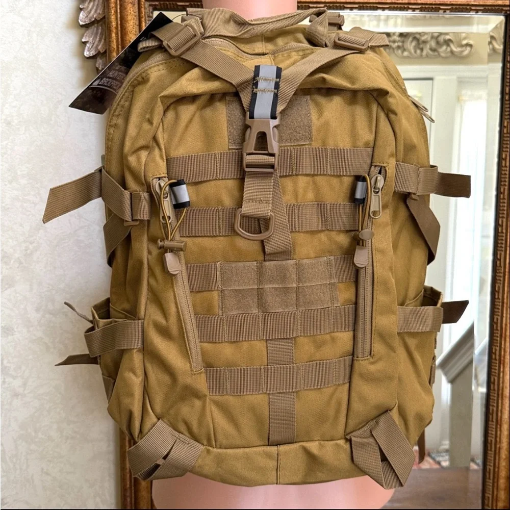 Hunters Bagpack 20” Pro Grade. Pockets and storage areas. Brown.